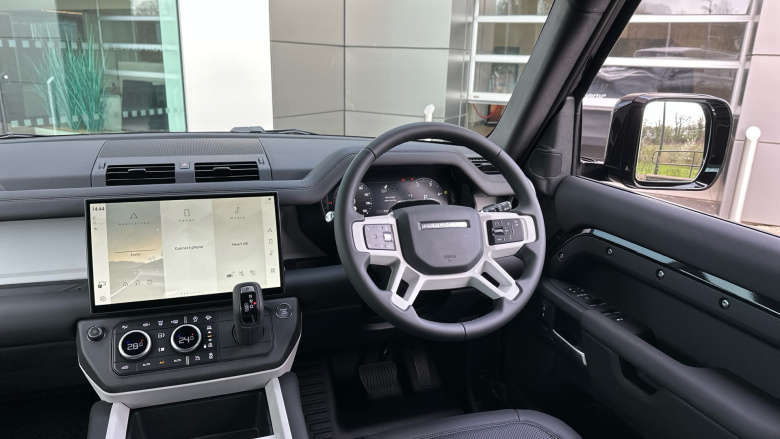 Land Rover Defender 3.0 D350 X-Dynamic SE 110 5dr Auto Diesel Estate